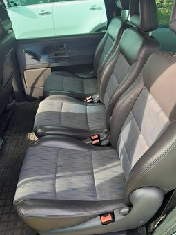 Ford Galaxy - 9
