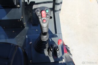 Teleskopický nakladač Elektrický - 9