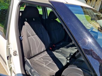 Škoda Roomster 1,4 16 V 63 KW, najeto pouze 31 tis. digikli - 9