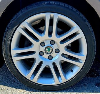 SUPERB ELEGANCE 2.0 TDI DSG 125KW - 9