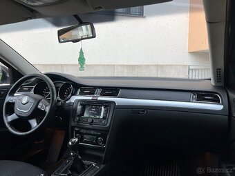 Prodám ŠKODA SUPERB COMBI 2.0 TDI, 125KW. ROK VÝROBY 2012. - 9