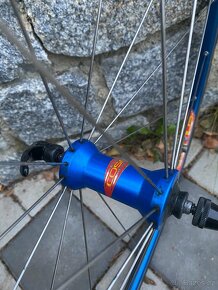 Zapletená silniční kola Mavic - 9