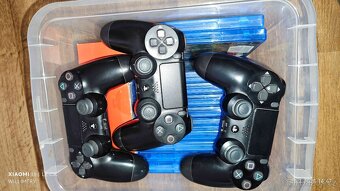 PS4ka 500GB+ 4x ovladač + 11 her - 9