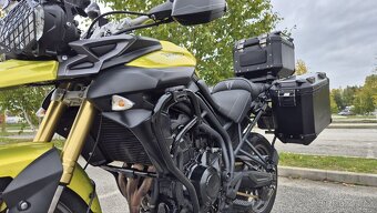 Triumph Tiger 800 - 9