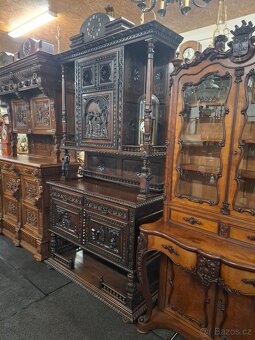 Starožitný vyřezávaný příborník Bretaň - 9