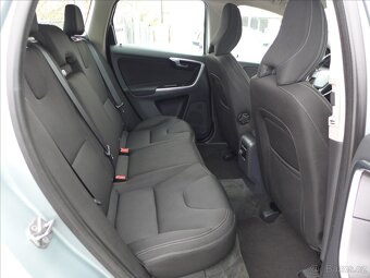 Volvo XC60 2,4 D4 4x4, 5ti válec, 1.Maj - 9