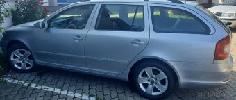 ŠKODA OCTAVIA 1.6 MPi 75kw ELEGANCE - 9