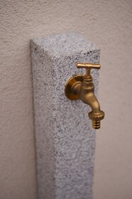 Vodovodní zahradní sloupek z přírodní žuly (granit) - 9