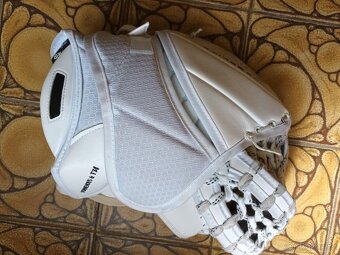 Brankářská lapačka Bauer Vapor Hyperlite 2, custom, klas. g. - 9