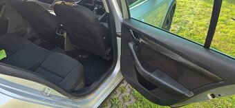 Škoda Octavia Scout - 9