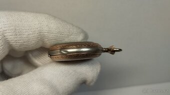 Celostříbrné pěkně zdobné kapesní dámské hodinky jeptišky - 9