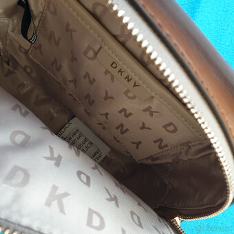 Kabelka crossbody DKNY béžová - 9