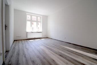 Rekonstruovaný byt 3+kk, 87 m2 s balkonem, Hradec Králové. - 9