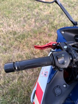 HONDA CBR250R - 9