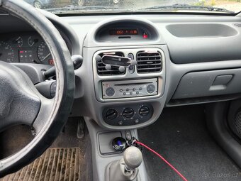 Renault Clio - 9