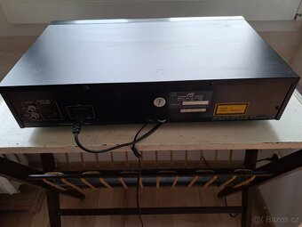 CD přehrávač vyšší řady JVC XL-V152BK plně funkční. - 9