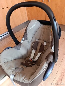 Autosedačka Maxi Cosi Cabriofix + Pearl + Family fix - 9
