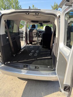 Volkswagen Caddy Maxi Life 2.0 TDI, 7 míst, r.v. 2021 - 9