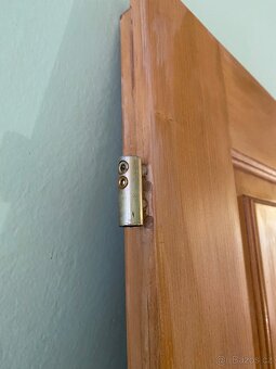 MASIVNÍ DŘEVĚNÉ DVEŘE - 9