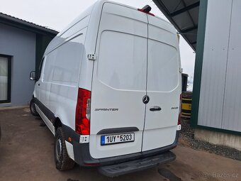 Mercedes-Benz Sprinter - 9