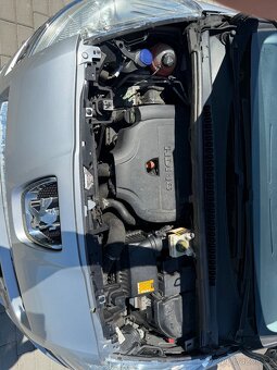 Peugeot 5008 2.0 HDI 110kw 8/2010 / Panorama / Head Up - 9