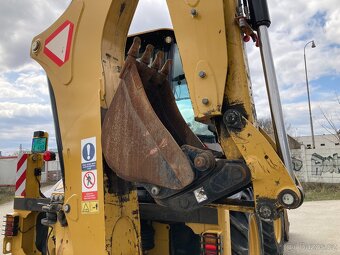 CAT 444 Traktorbáger / Rýpadlo 2021 - 9