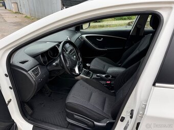 HYUNDAI I30 1.6 CRDI 94 KW KOMBI VÝHŘEV SENZORY KAMERA - 9