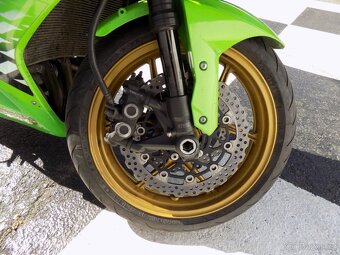Kawasaki Ninja ZX10R/Akrapovič/ - 9
