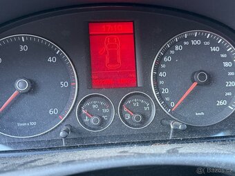 VW Touran cross 2.0 TDi 2010 - 9