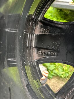 ALU KOLA MERCEDES E 213 R18 DVOUROZMER JAKO NOVE - 9