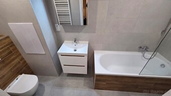 Pronájem bytu 3+1+balkón v ulici Tyršovo nám. v Lounech - 9