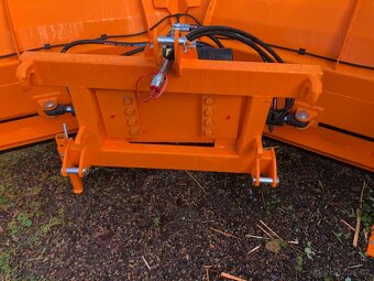 Sněhová radlice - šípová 2900 - 9