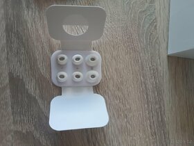 Apple AirPods Pro (2nd Generation) - 9