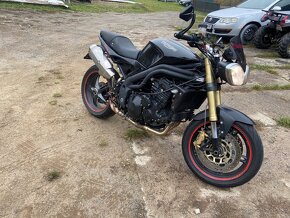 Triumph speed triple 1050 - 9