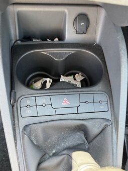 Seat Ibiza 1.4 benzín 2009 rok - 9