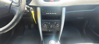 Peugeot 207, 1.4 VTi 70kW Rok výroby: 5/2011 - 9