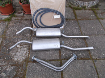 ŠKODA 120-FELICIE NÁHRADNÍ DÍLY-ZRCÁTKA-VÝFUKY-VÝPLNĚ - 9