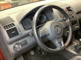 Volkswagen Touran III 2.0 Tdi 103 KW 198 tkm BI-XENONY 2011 - 9