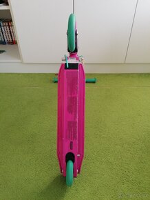 Dětská koloběžka v top stavu - 9