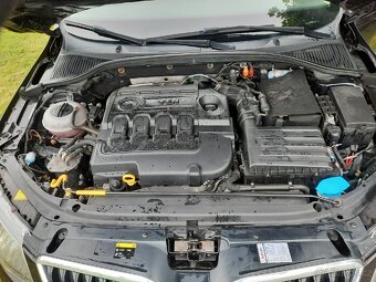 Škoda octavia kombi 2,0tdi 110kw r.v 2015 výbava - 9