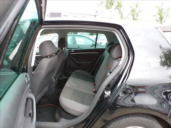 Volkswagen Golf 1,6 i TREND,KLIMA - 9