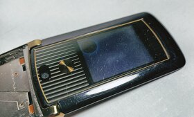 Motorola Razr V8 Gold, mobilní telefon - 9