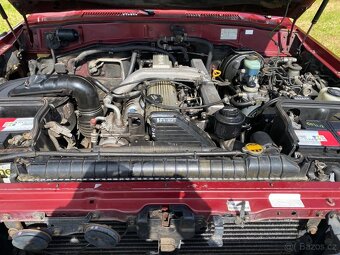 TOYOTA LAND CRUISER 80 - 9