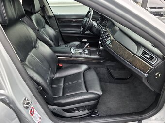 BMW Řada 7 740D X-Drive - 9