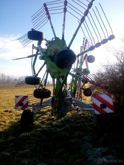 Nahrabovač, shrnovač sena a píce CLAAS LINER 1550TWIN - 9