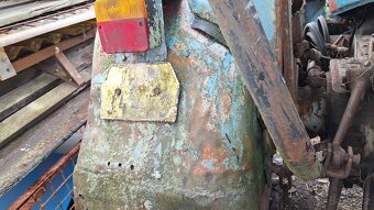 Zetor 3011,má platné doklady TP SPZ - 9