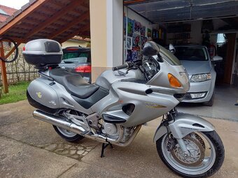 Honda Deauville NTV 650 - 9