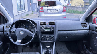 Vůz na náhradní díly VW Golf 5 hatchback 2009 CAXA JPG LY3D - 9