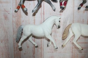 Figurky koní Schleich X - 9