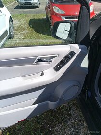Mercedes Benz B - 9